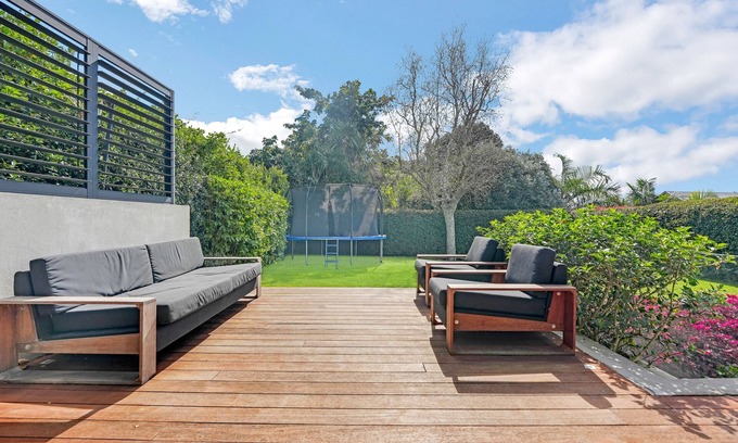 Grey Lynn House | Stylish Retreat in Grey Lynn with Spa and Hot Tub