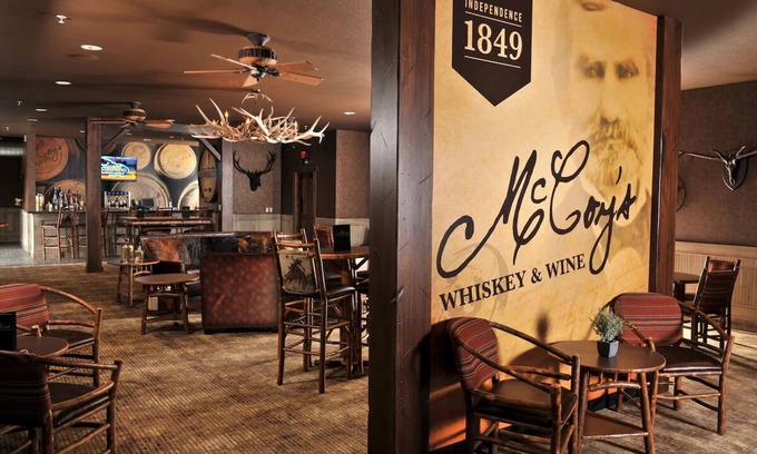 Independence Hotel | Modern Lodge by Missouri River: Ideal for Families & Pets