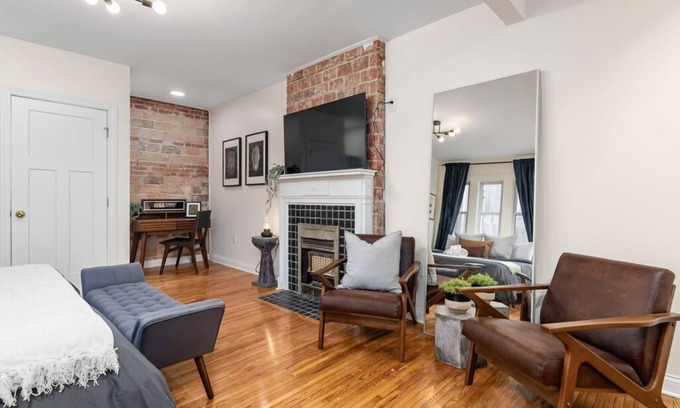 University District Apartment | Modern Loft Located near OSU Campus