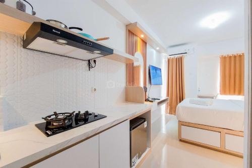 South Tangerang Apartment | Modern Studio at Urbantown Serpong: Your Ideal Getaway