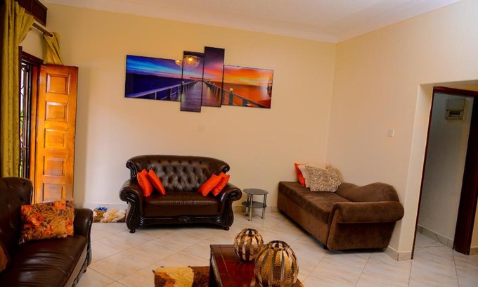 Kampala Apartment | Modern 4-Star Retreat: Exceptional 2-Bed House in Kampala