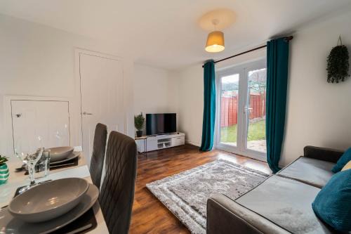 Didcot House | Modern 2 Bed Didcot Home with Free Parking & High Ratings