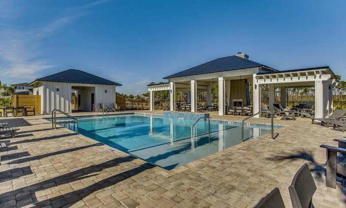 Ono Island House | Modern 4BR Retreat with Pool & Bay Access for Families