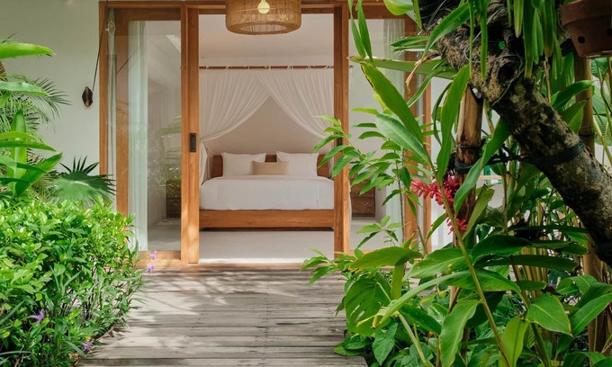 Central Seminyak Villa | Modern 4BR Villa in Seminyak with Private Pool & Spa