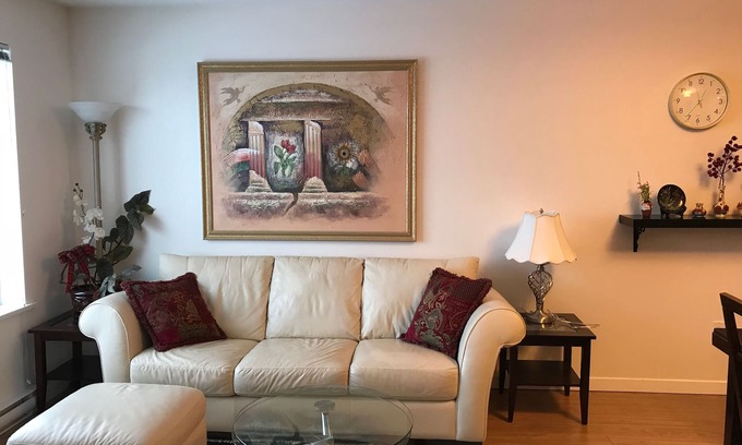Whitehorse Condo | Modern Apartment with Spa and Breakfast in City Center