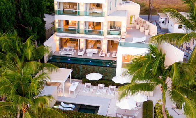 Porters House | Beachfront Vacation Home with Pool & Ocean View - Footprints
