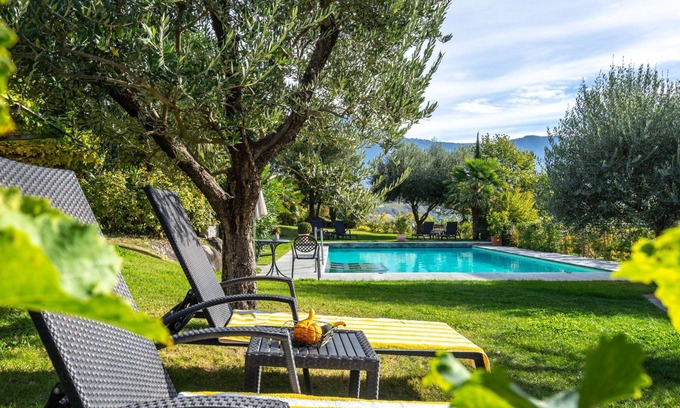 Lagundo Apartment | Modern Luxury Flat Pyropus with Panoramic Ocean Views