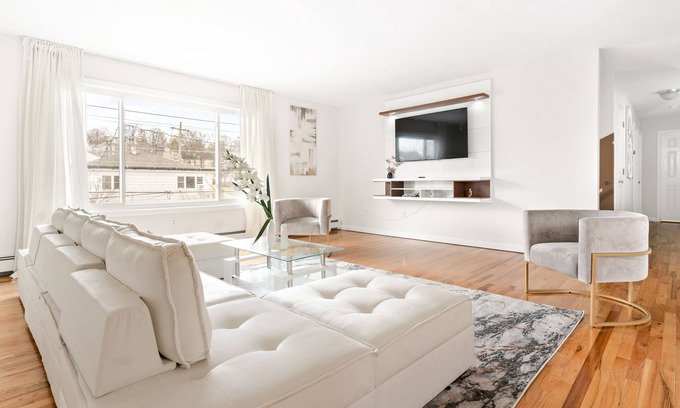 Southeast Yonkers House | Premier Home with Game Room, Spa & Dining Options