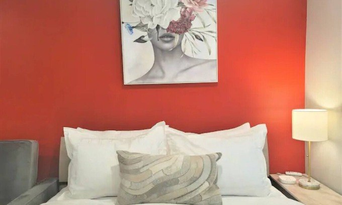 Ashland Apartment | Modern Oasis: Pet-Friendly Retreat Near San Francisco