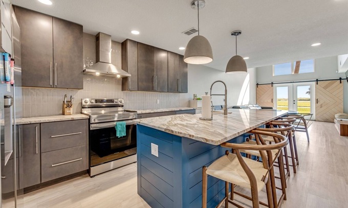 Oceanaire Terrance House | Guest Rated 10/10: Modern Marvel by the Sea with Spa