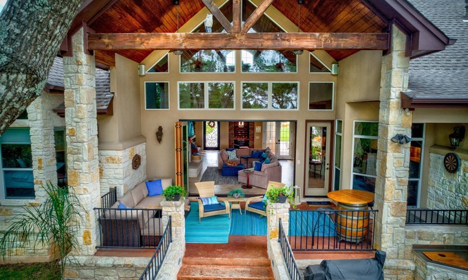Leander Villa | Incredible Mediterranean Villa with Pool & Ocean Views