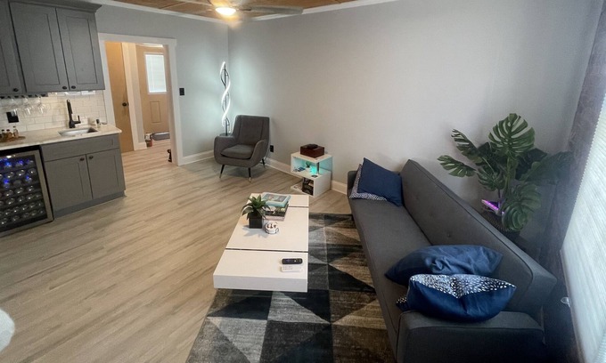 Bassett Condo | Modern meets Classic: condo on the Smith River