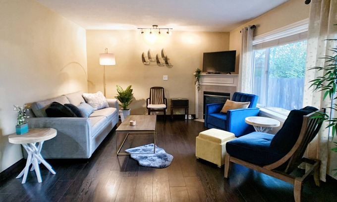 Portland House | Experience Modern Vintage Charm in Bethany with Breakfast