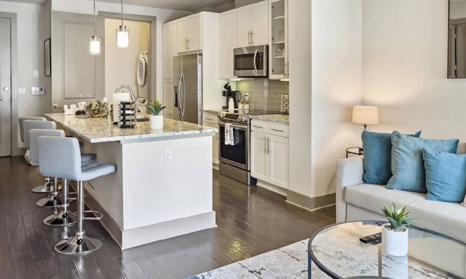 Midtown Condo | Top-Rated Modern Oasis with Pool and Spa in Midtown