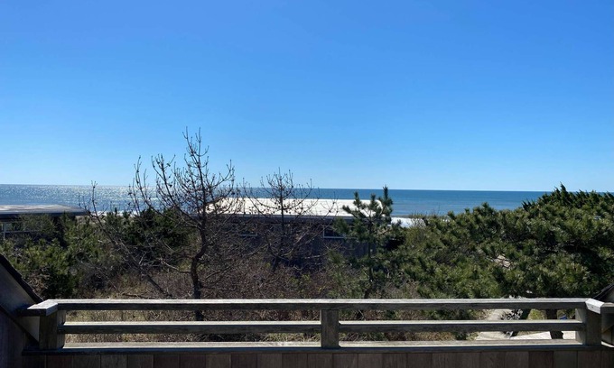 Napeague Apartment | Contemporary 1BR Loft Steps from the Shore with Ocean View