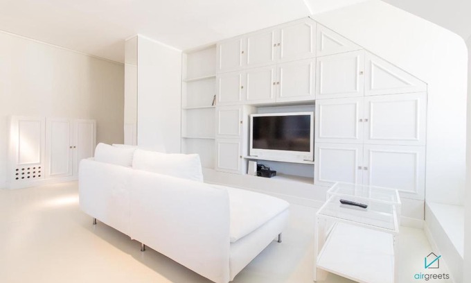 Wahring Apartment | Stylish Minimalist Flat in Vienna - 4-Star Comfort
