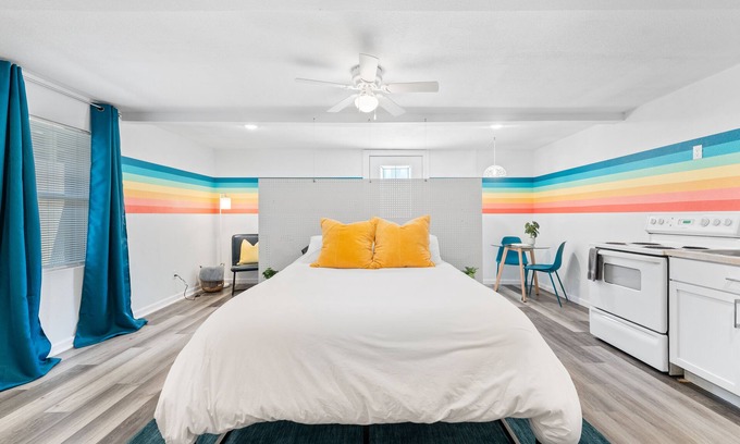 Lubbock House | Guest Rated: 9.8 - Modern MOD-POD with Ocean View & Spa