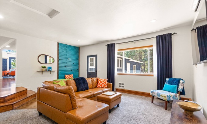 Post Falls House | Modern Mountain Retreat with Deck, Games & Pet-Friendly Stay