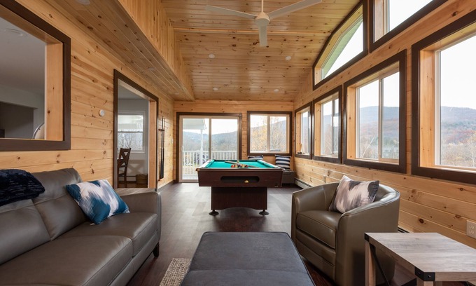 Hensonville House | Modern Mountain House: 5BD, Hot Tub & Pool Near Windham