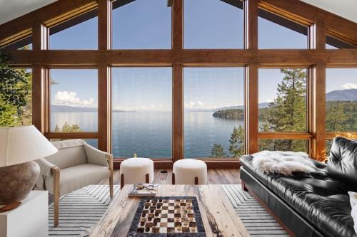 Finley Point House | Inviting Modern Mountain Lake House for Memorable Getaways