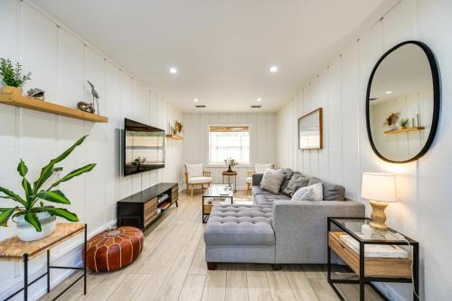 Naples House | Inviting Naples Duplex Home with Oceanfront Views