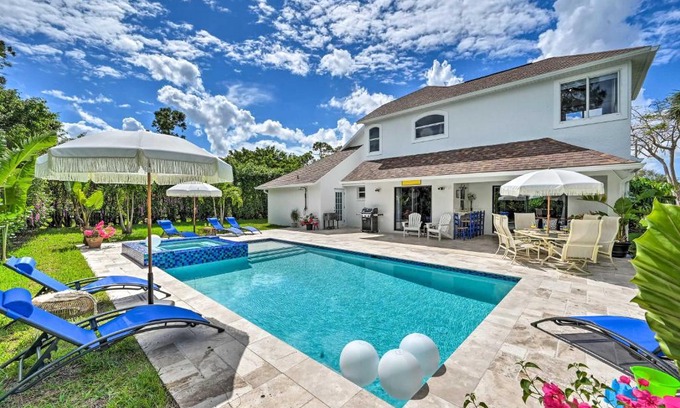 Palm River Estates House | Modern Naples Retreat with Oceanfront Pool & Spa