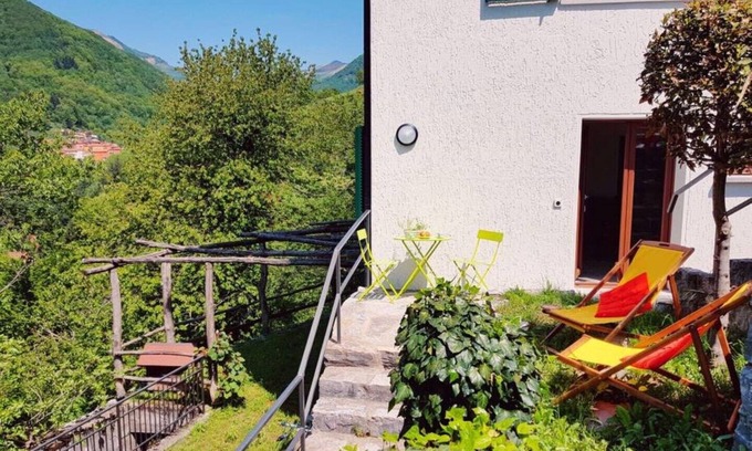 Breggia Apartment | Serene Mountain Retreat: Pet-Friendly Home with Ocean Views