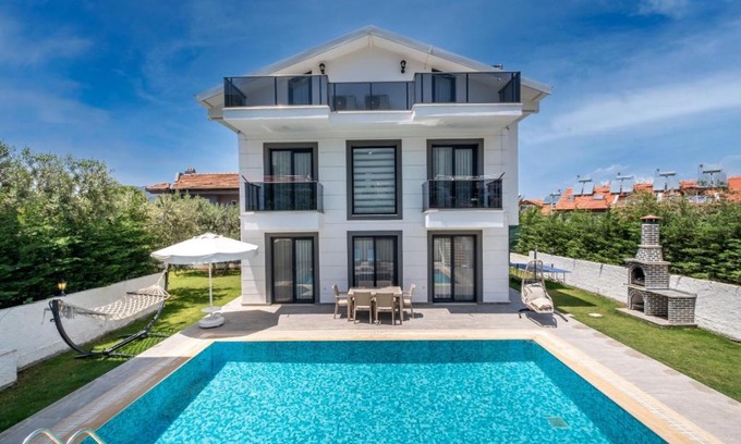 Oludeniz Villa | Modern 4-Bedroom Villa with Pool & Garden in Central Hisaronu