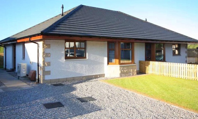 Marybank House | Modern Holiday Home on the Black Isle - Guest Rated 9.4/10