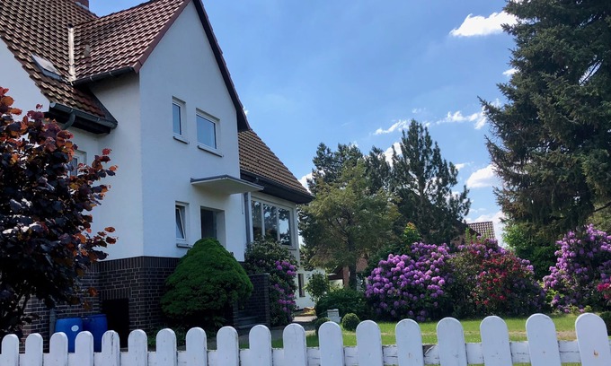 Kaufungen Apartment | Newly Renovated Apartment with Family-Friendly Kitchen