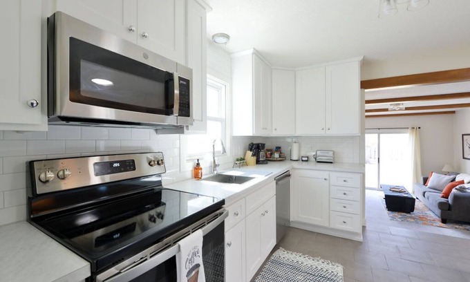 Fargo House | Stylish North Fargo Home with Breakfast Near Fargodome
