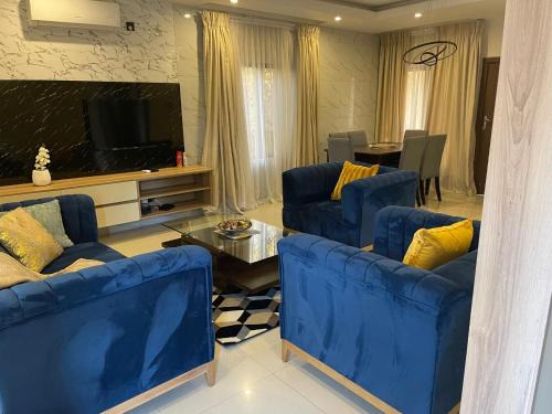 Lusaka Central Apartment | Modern Oasis - Exclusive Guest House Stay with Pool - New Kasama