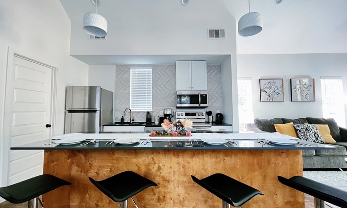 South Dallas - Fair Park House | Modern Oasis- Walk t State Fair | Near Deep Ellum