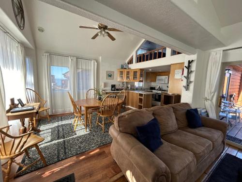 Smith River House | Cozy Ocean Cabin 27 with Jacuzzi & Private Beach Access