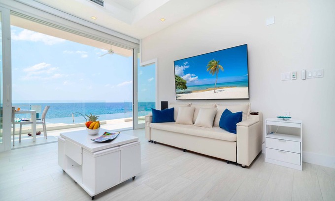 Northwest Point Condo | Oceanfront 1 Bdr Condo with Pool and Diving Access