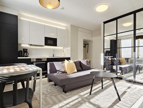 Kallio Apartment | Modern One-Bedroom with Sun Balcony, 9.5/10 Rated Stay