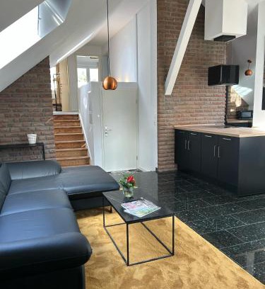 Bad Homburg v.d. Hoehe Apartment | Elegant Penthouse Near Frankfurt - Pet & Child Friendly