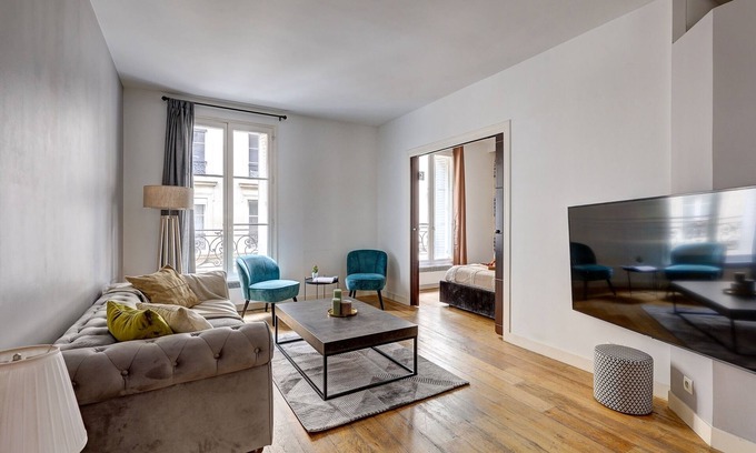 Quartier de l'Ecole-Militaire Apartment | Modern Paris 2BR near Montparnasse