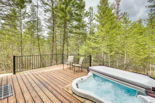 Polson House | Inviting Polson Cabin with Deck Steps from Flathead Lake