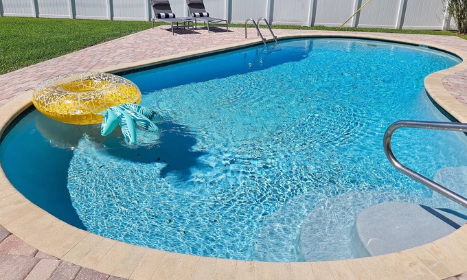 Vero Beach South House | Explore Modern Pool Home with Ocean View on 37th Ave