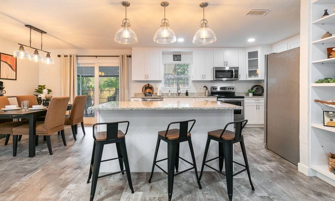 Gainesville House | Stylish Pool Home Near Devil's Millhopper Park - 10/10 Rated