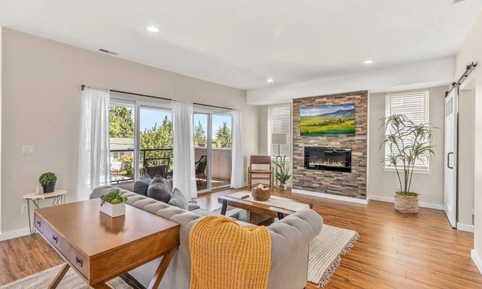 Seattle Metro Area House | Modern Private Retreat with Family-Friendly Amenities!