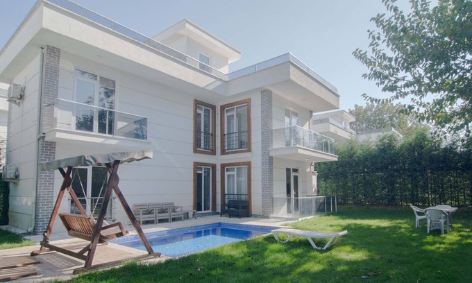 Sapanca Villa | Modern Private Pool Villa in Sapanca