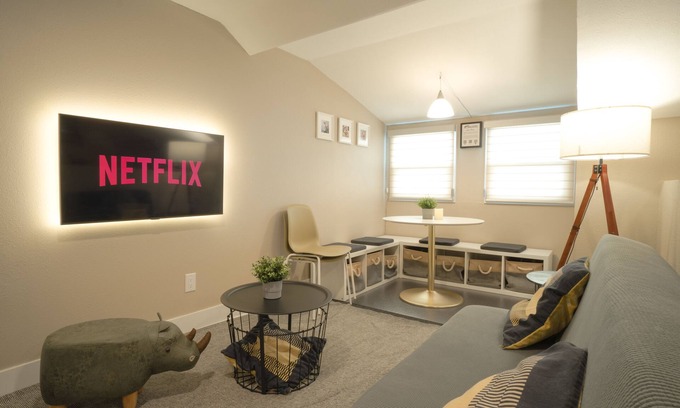 East Pasadena House | Modern Private Unit: Top-Rated Stay Near Pasadena Attractions