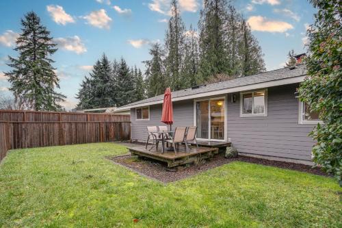 Summit House | Contemporary Puyallup Townhome with Cozy Backyard Retreat