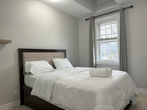 South Newton House | Affordable Modern Queen Suite in a Family-Friendly Home