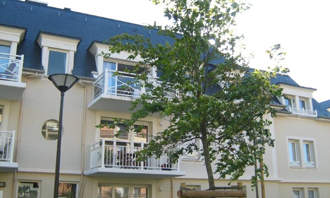 Cabourg Apartment | Tranquil 2-Bedroom Apartment in Cabourg with Ocean View