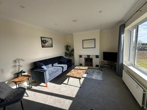 Corrandulla House | Modern Refurbished Claregalway Cottage - Sleeps 8