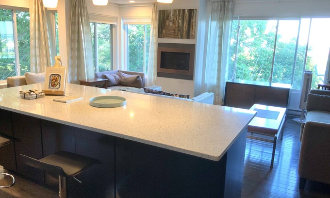 Old Orchard Beach Condo | Guest Rated 10/10: Ocean View Near Palace Playland