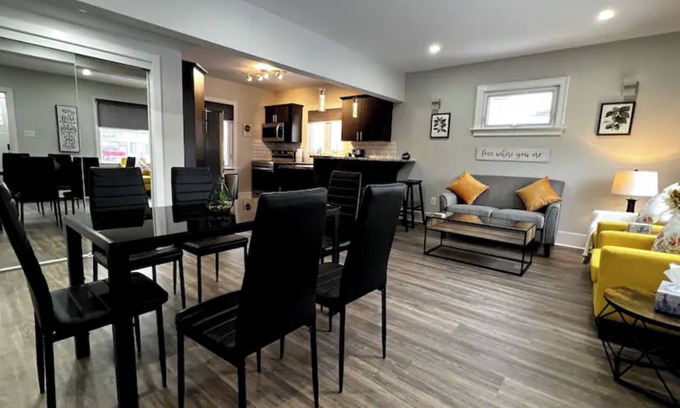 Thunder Bay House | Modern 2-Storey Home: Child-Friendly & Guest Rated 10/10